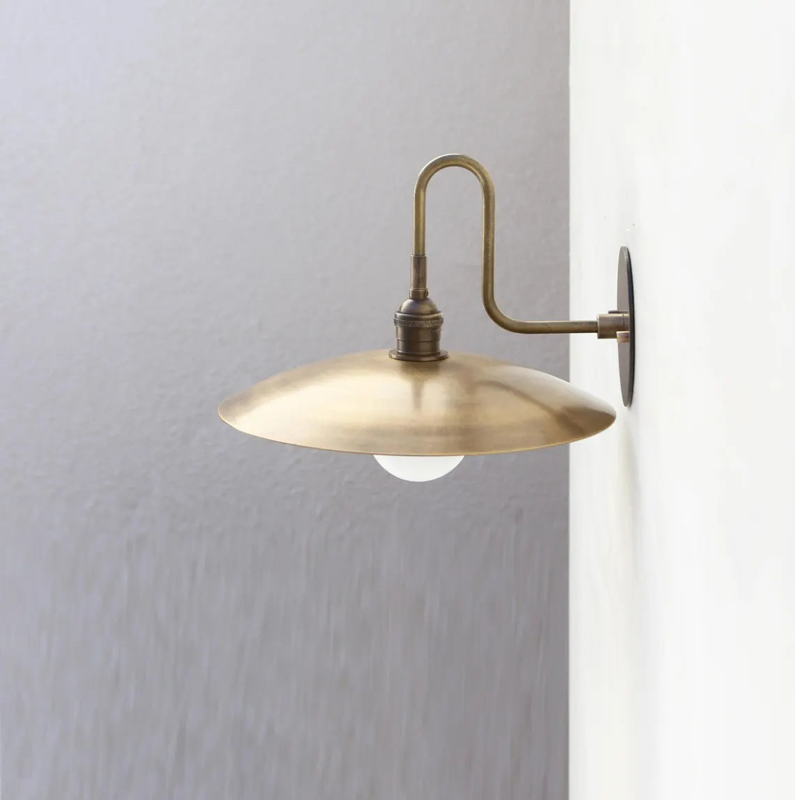 Cantina Wall Lamp – Parisian Modern Articulated Antique Brass Wall Sconce