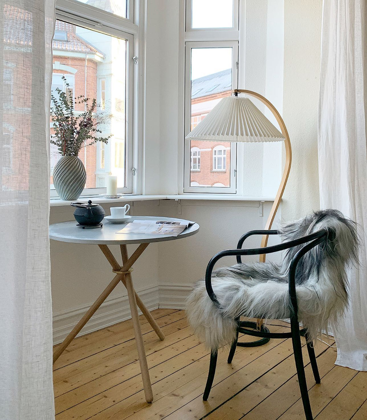 Caprani Floor Lamp – 1970s Scandinavian Bentwood & Pleated Linen Floor Lamp