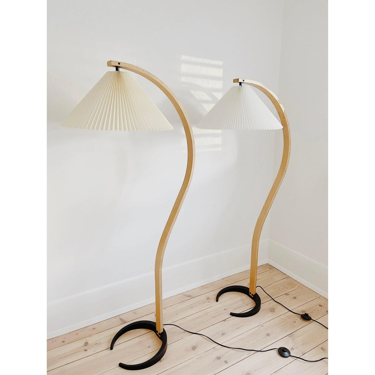 Caprani Floor Lamp – 1970s Scandinavian Bentwood & Pleated Linen Floor Lamp