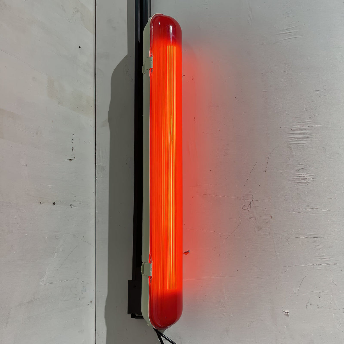 Capsules Joy Plug-in Wall Lamp – 1970s Space Age Red LED Plug-in Wall Sconce