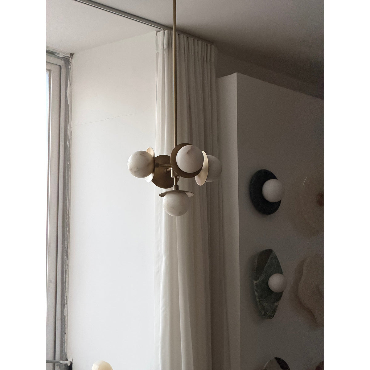 Cara Alabaster Chandelier – Brass & Natural Alabaster Tiered Multi-Light Chandelier