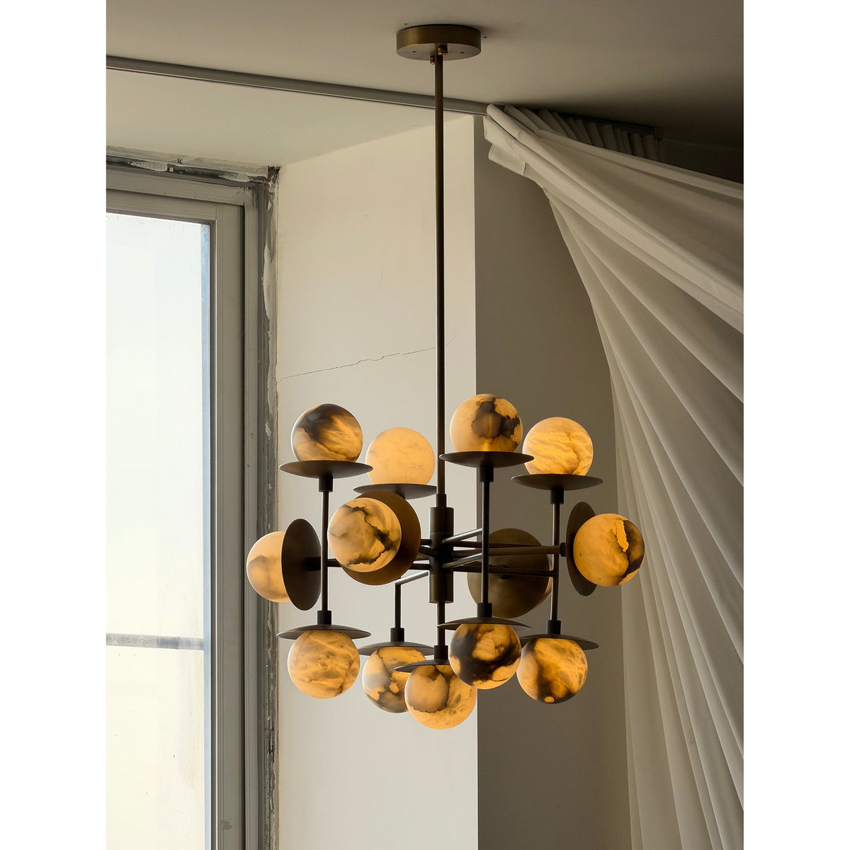 Cara Alabaster Chandelier – Brass & Natural Alabaster Tiered Multi-Light Chandelier