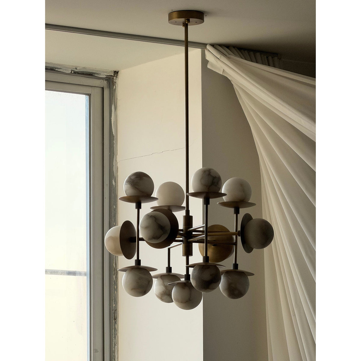 Cara Alabaster Chandelier – Brass & Natural Alabaster Tiered Multi-Light Chandelier