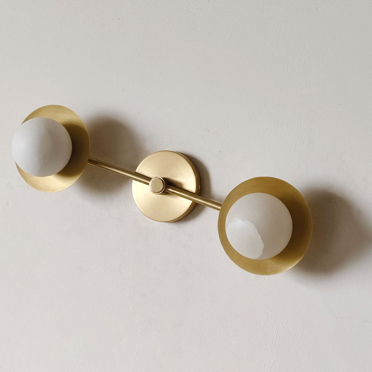 Cara Alabaster Wall Lamp – Sleek Brass & Translucent Natural Alabaster Wall Sconce
