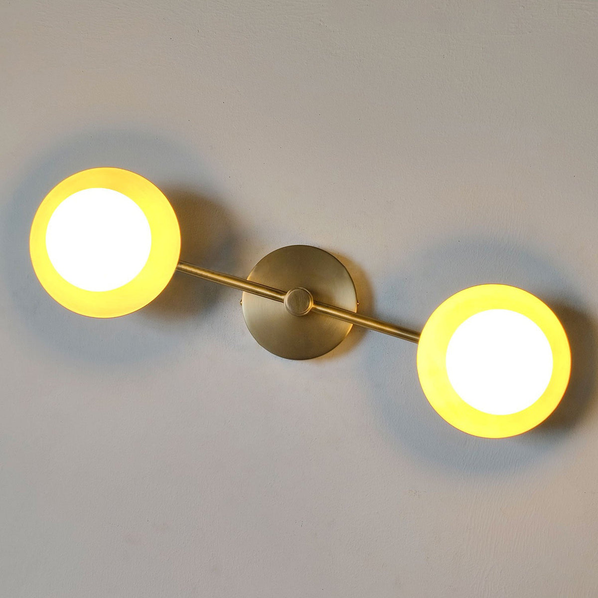 Cara Alabaster Wall Lamp – Sleek Brass & Translucent Natural Alabaster Wall Sconce