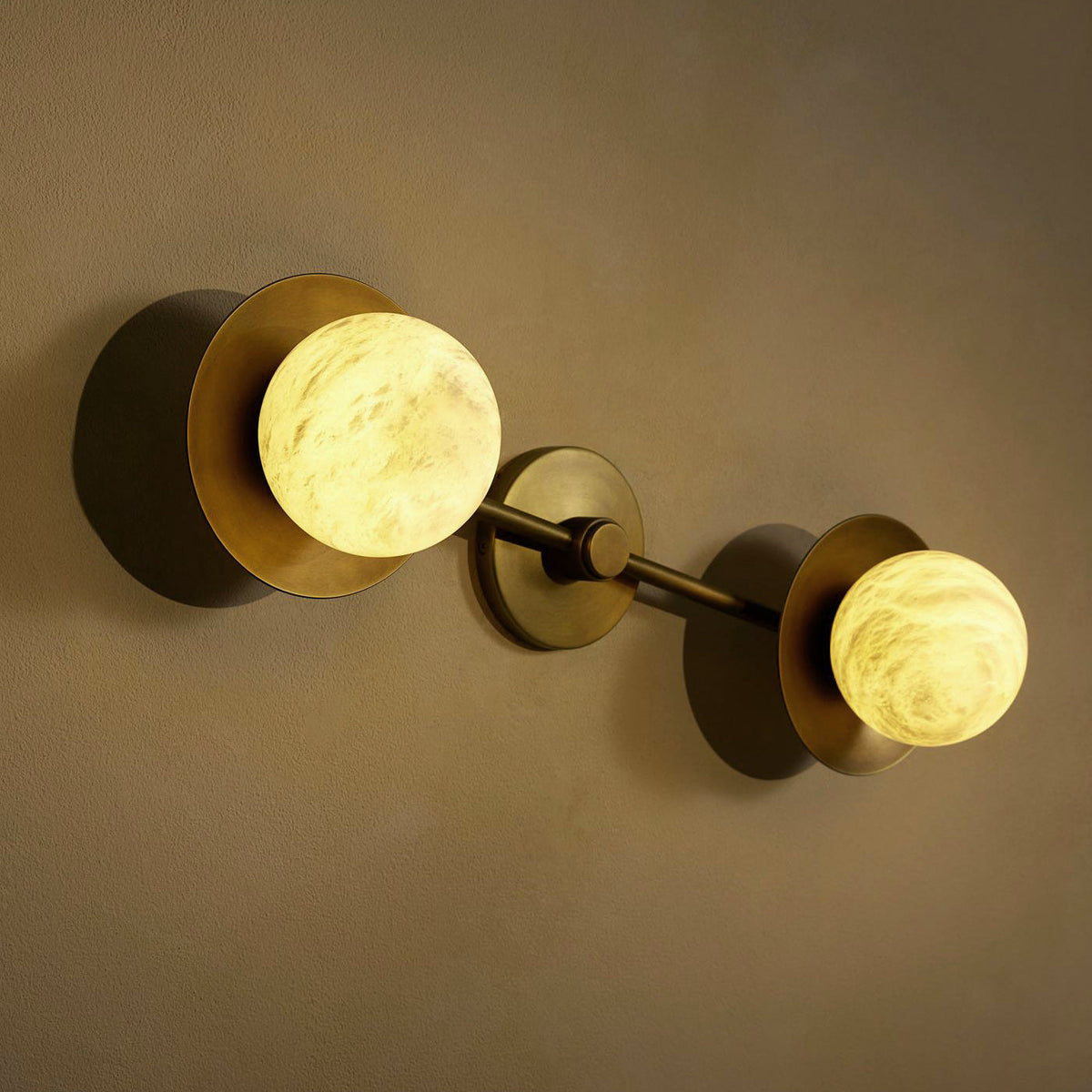Cara Alabaster Wall Lamp – Sleek Brass & Translucent Natural Alabaster Wall Sconce