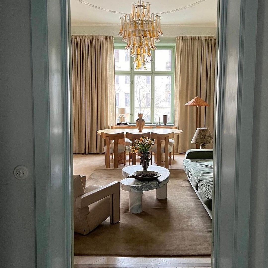 Caramello Petal Chandelier – Cascading Glass Petal Statement Chandelier