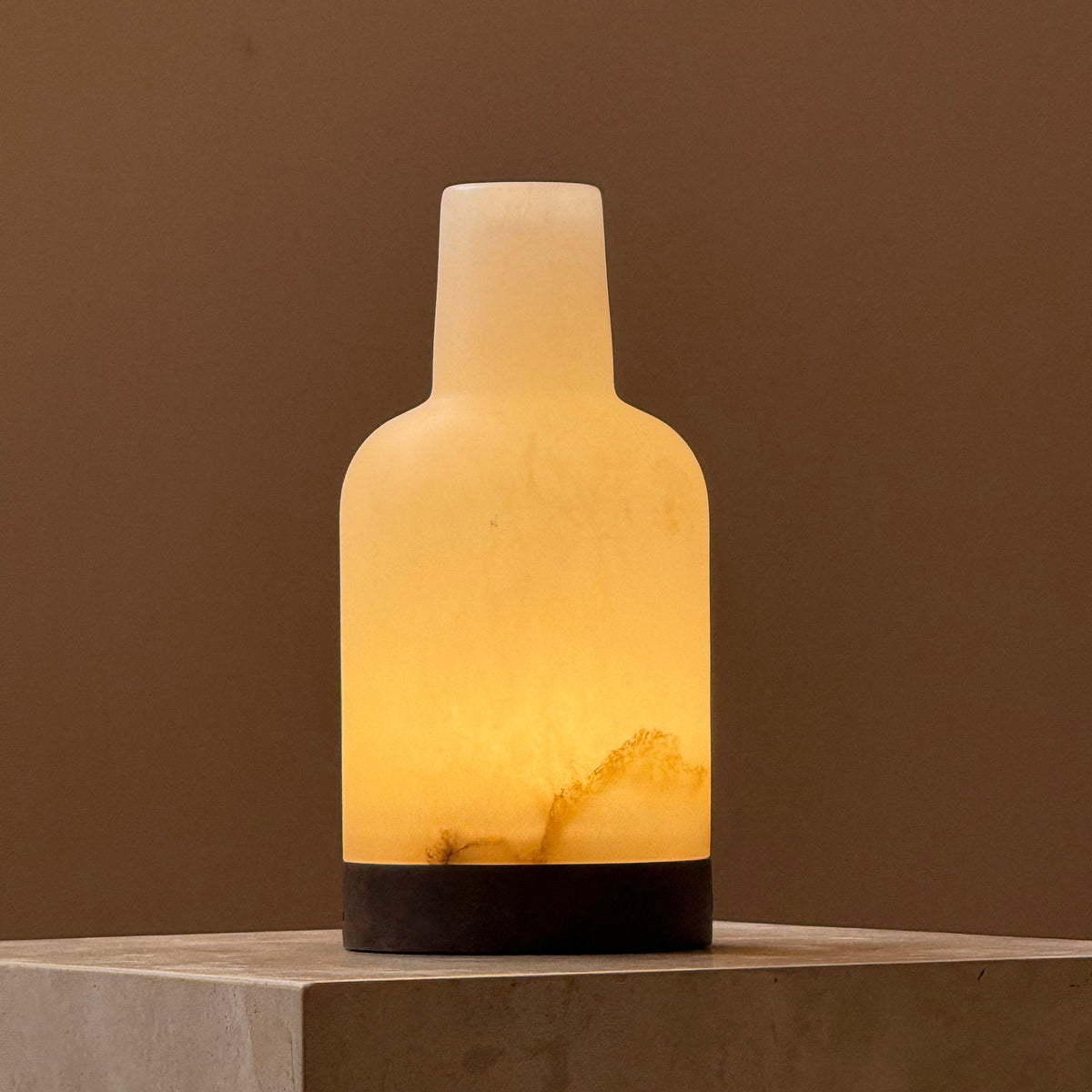 Carpyen Alabast Table Lamp (Built-in Battery) – Rechargeable Natural Alabaster Wireless Accent Light