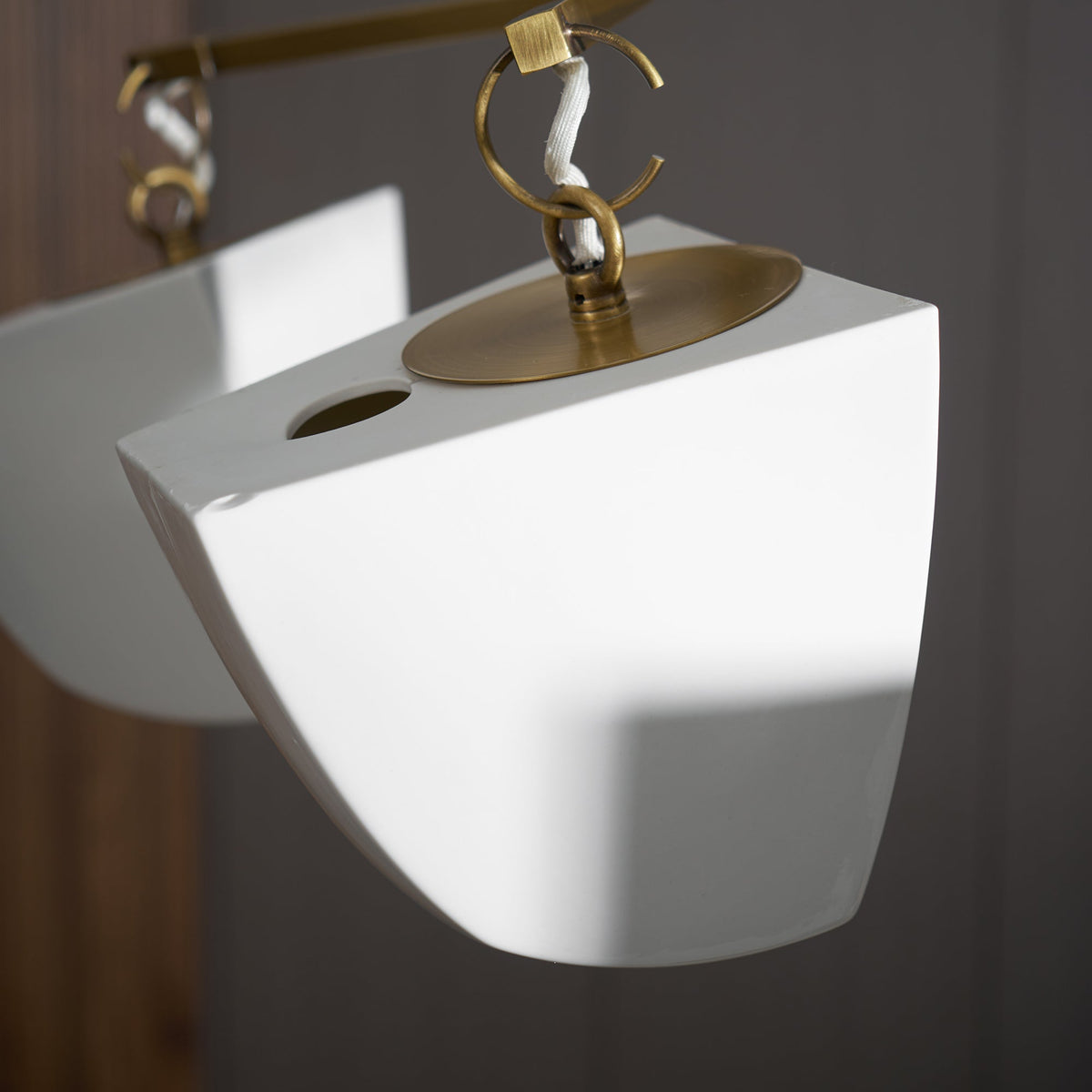 Cassiopeia Mobile Chandelier – Kinetic Sculptural Brass & Porcelain Shade Pendant
