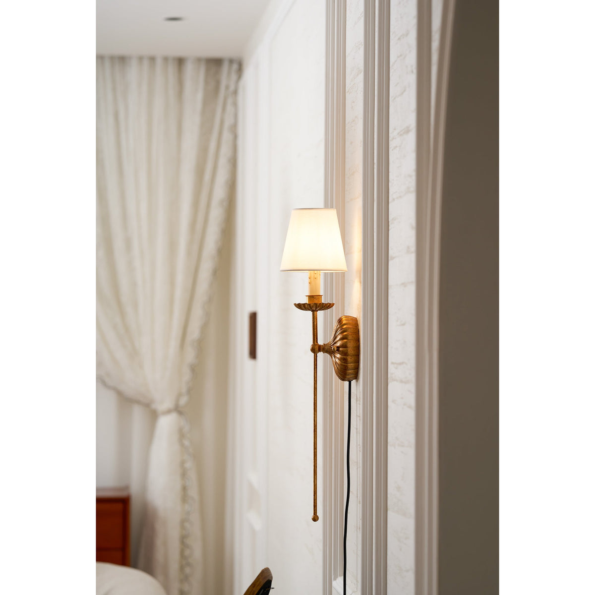 Catina Plug-in Wall Lamp – Antique Gold Leaf Fabric Shade Plug-In Sconce