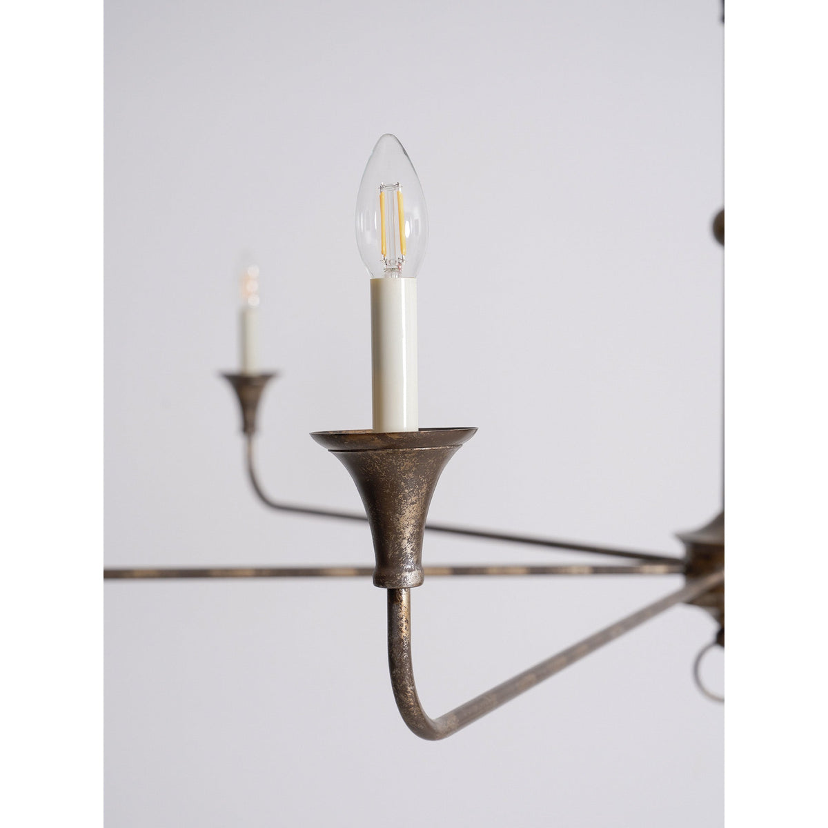 Cecil Chandelier – Minimalist Fluid Arm Candelabra Chandelier