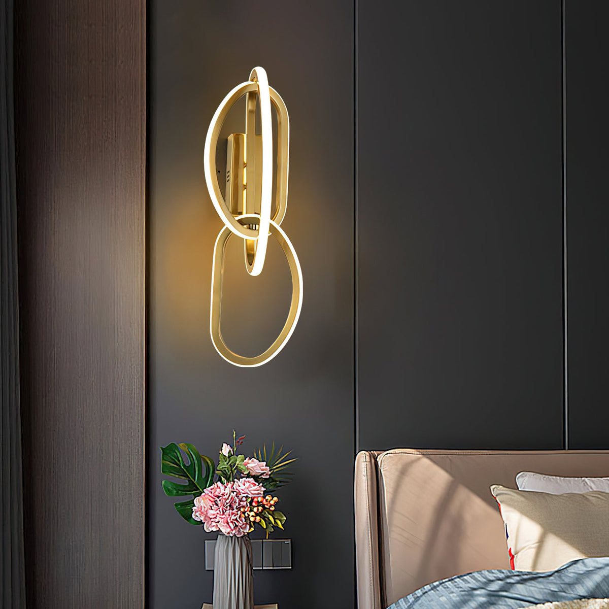 Circa LED Wall Lamp – Sculptural Interlinking Ring LED Wall Sconce