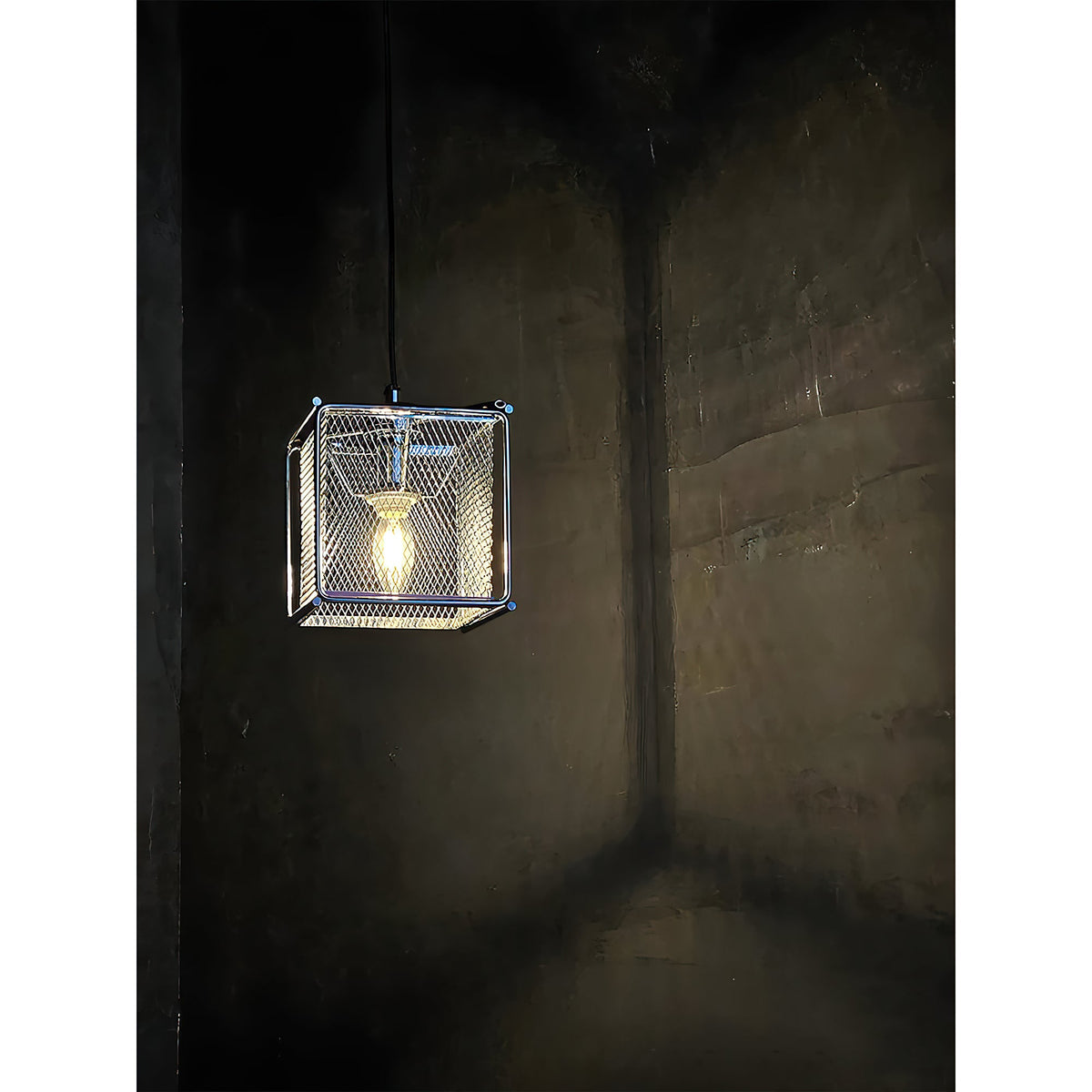 Clarus Pendant Lamp – Refined Industrial Chrome Mesh Drum Pendant