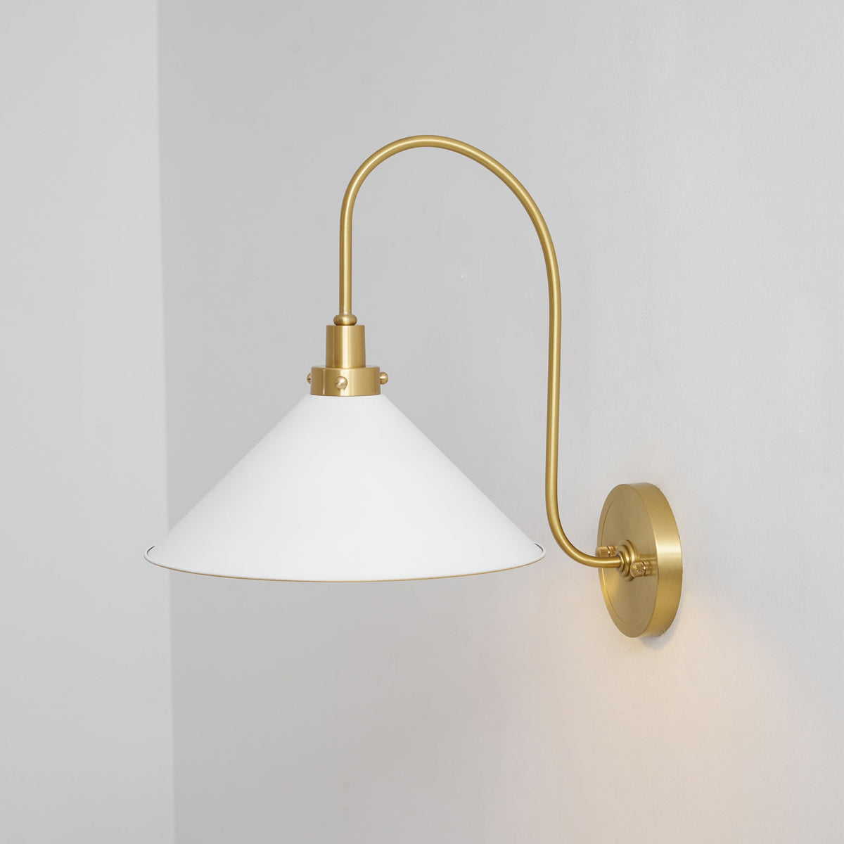Clivedon Wall Lamp – Classic Gooseneck Metal & Aged Brass Sconce