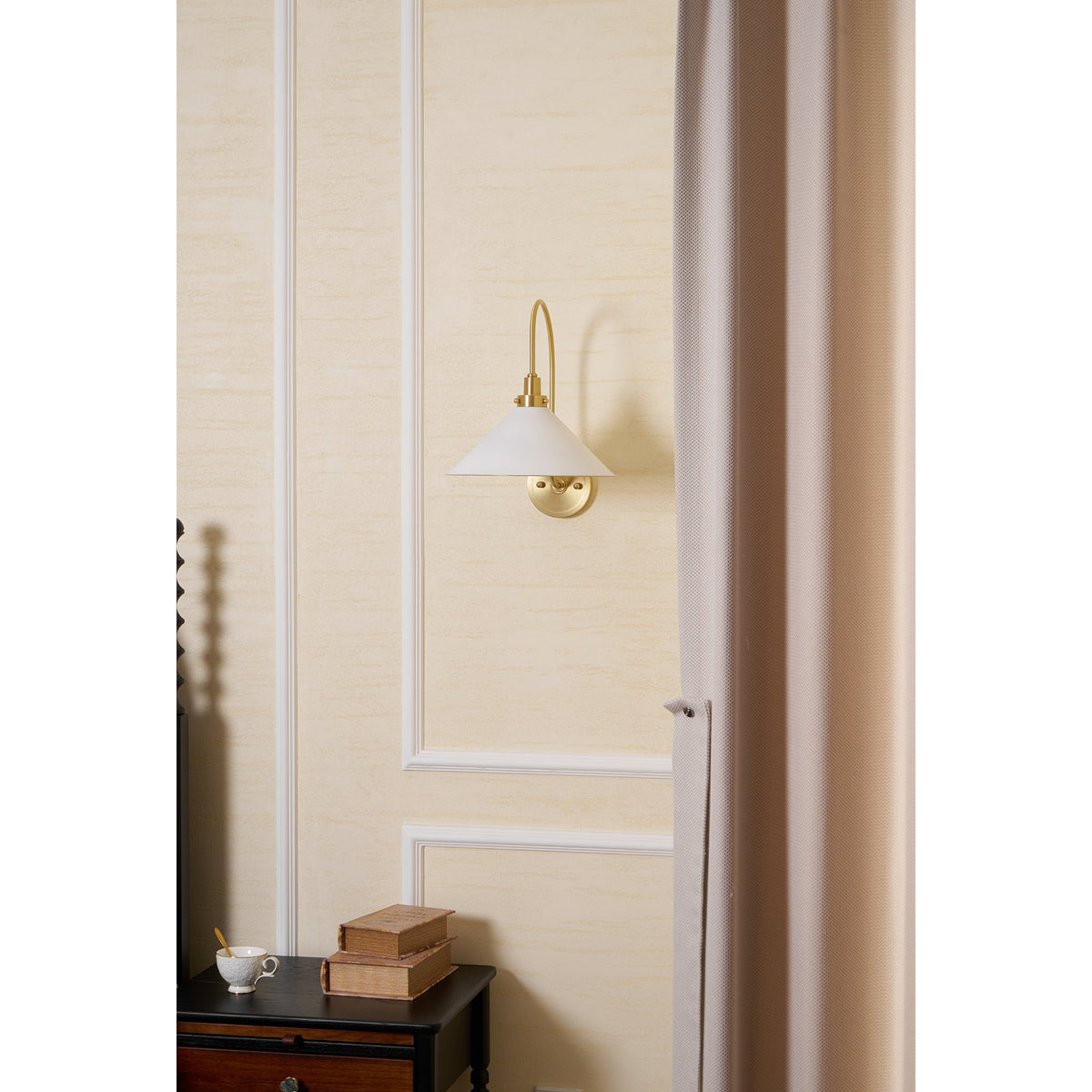 Clivedon Wall Lamp – Classic Gooseneck Metal & Aged Brass Sconce