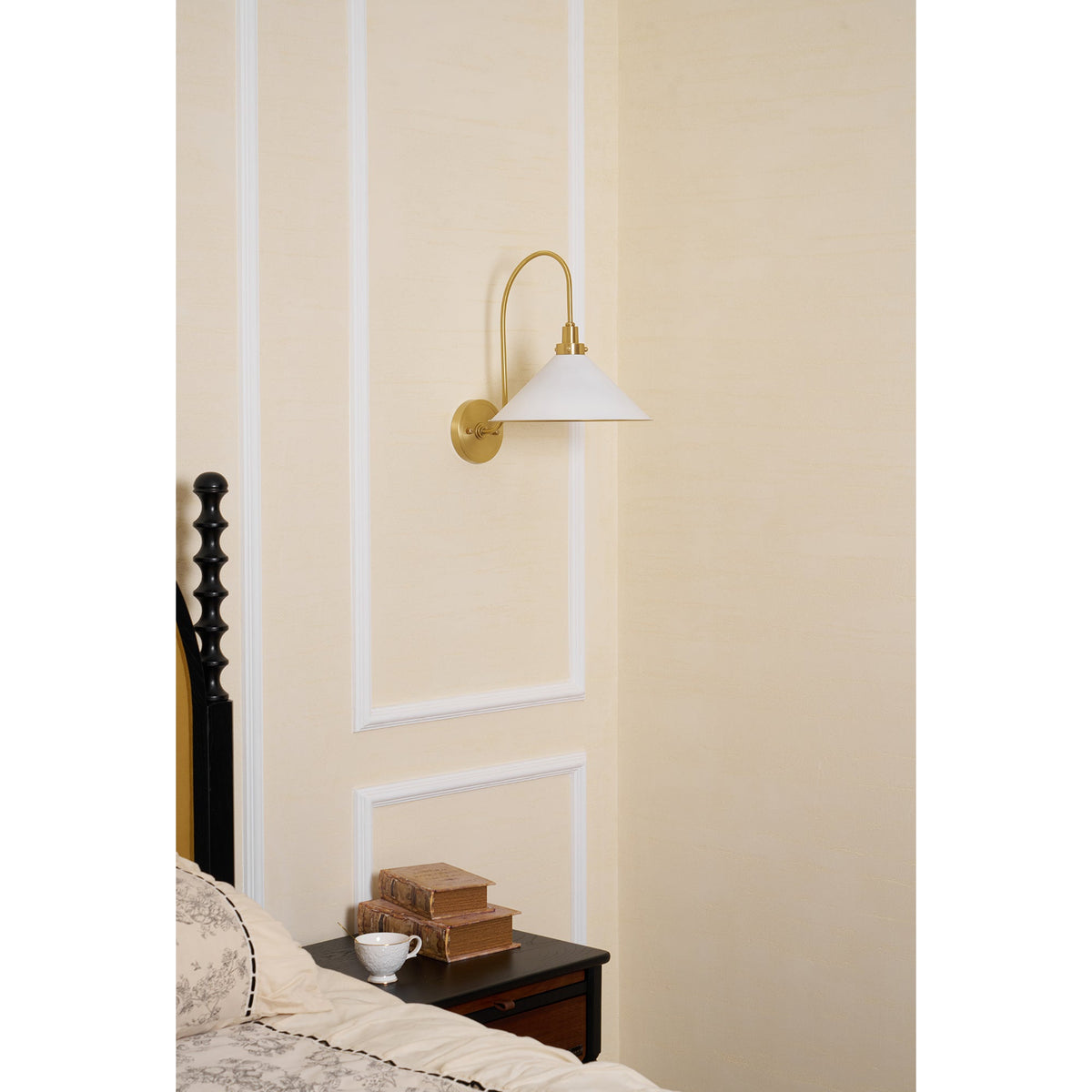 Clivedon Wall Lamp – Classic Gooseneck Metal & Aged Brass Sconce