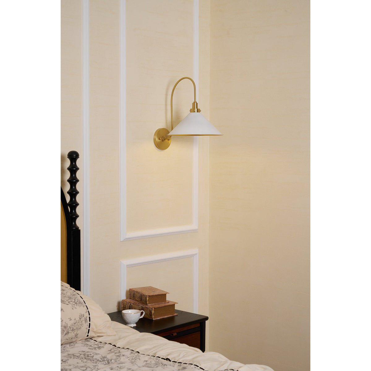 Clivedon Wall Lamp – Classic Gooseneck Metal & Aged Brass Sconce