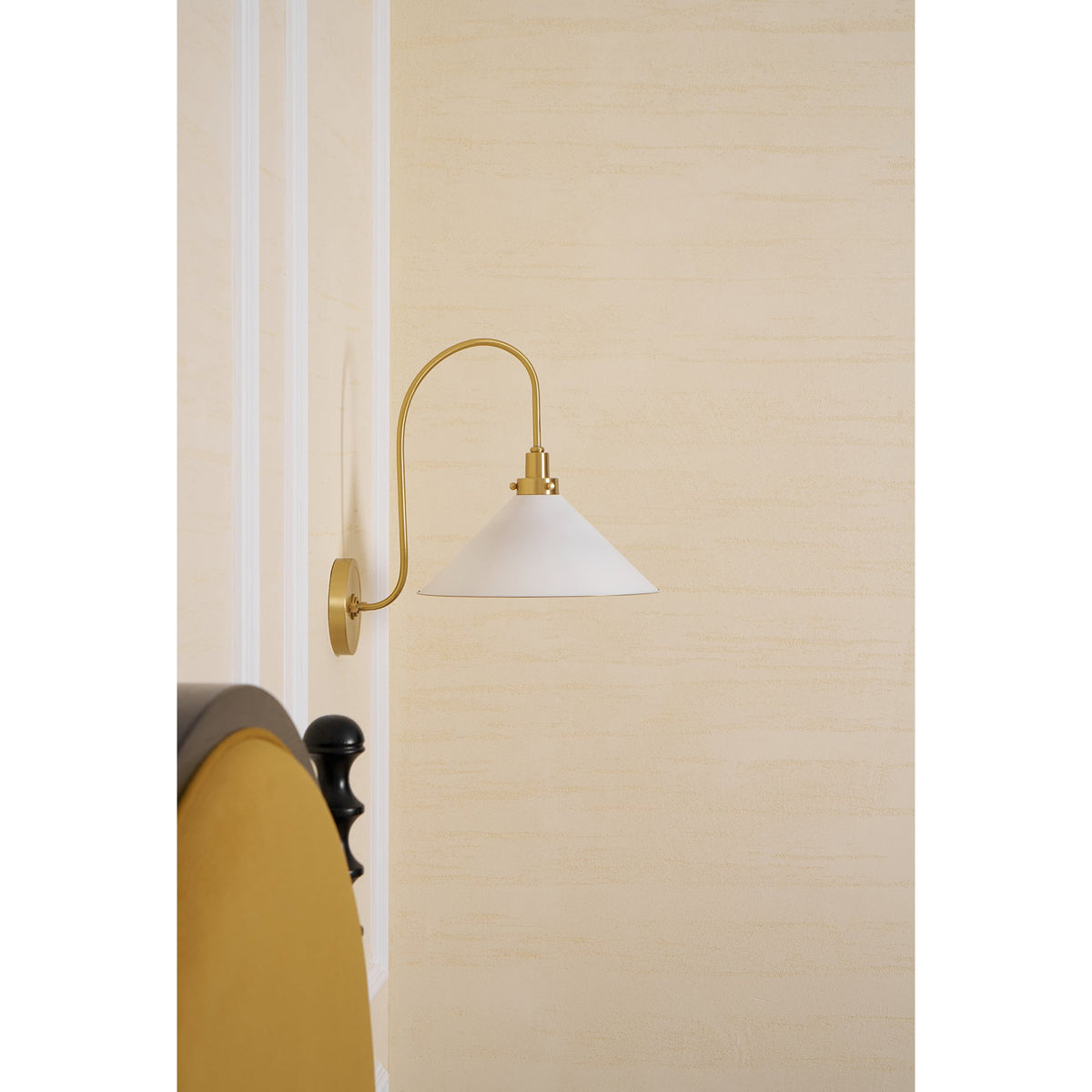 Clivedon Wall Lamp – Classic Gooseneck Metal & Aged Brass Sconce