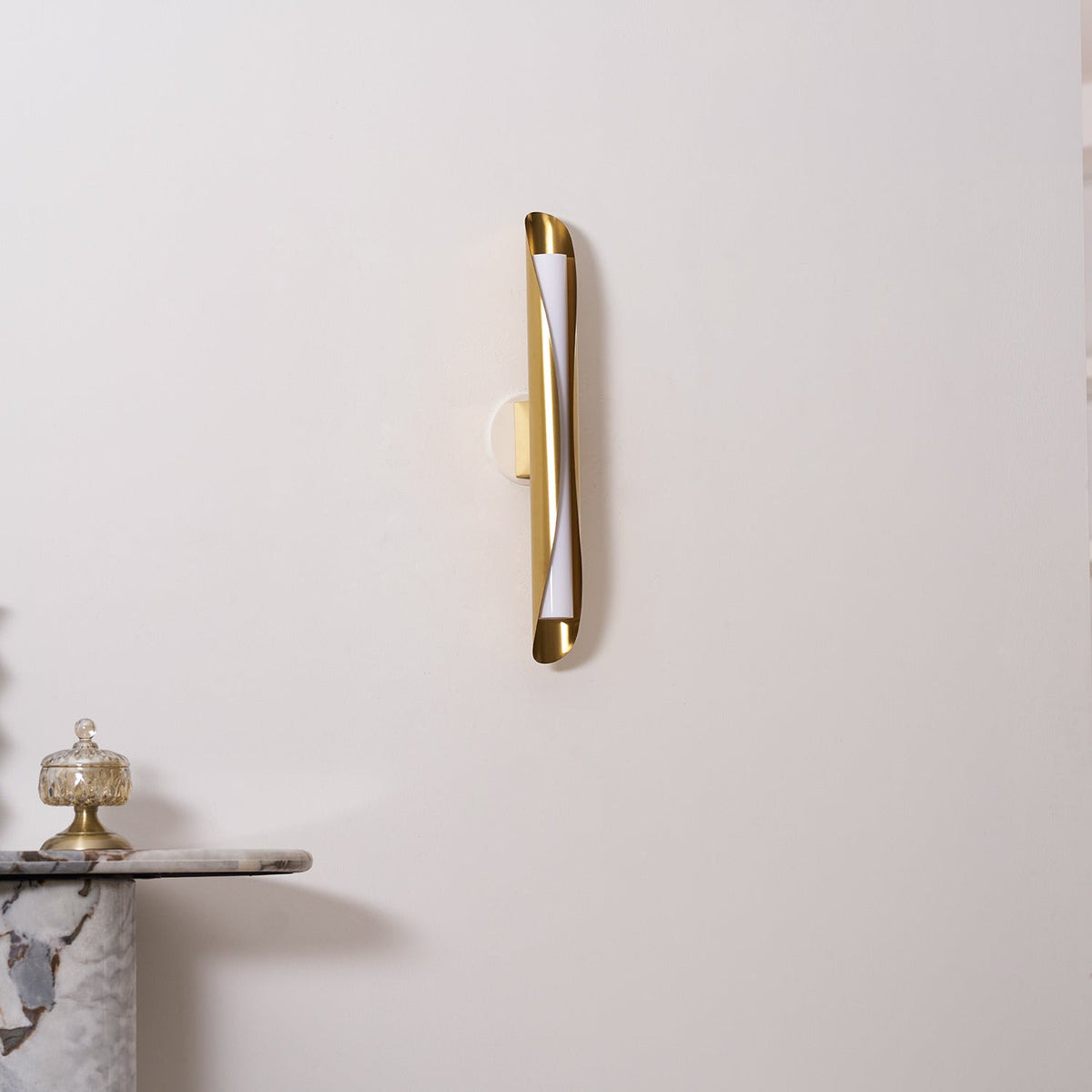 Cocon Wall Lamp – Modern Minimalist Copper & Acrylic LED Wall Sconce