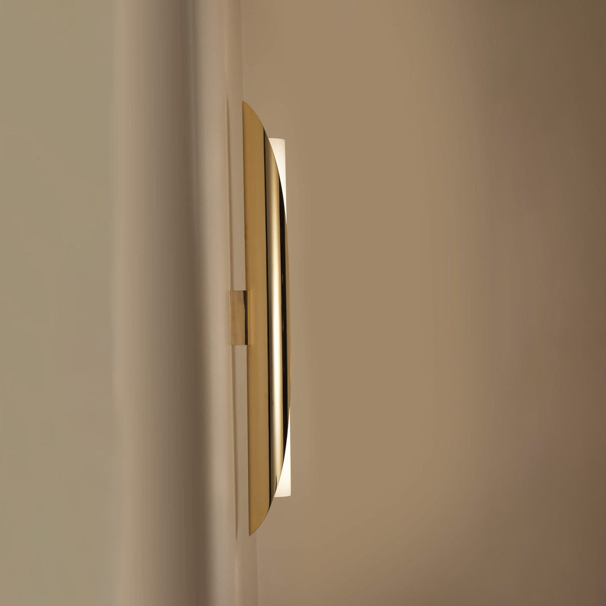 Cocon Wall Lamp – Modern Minimalist Copper & Acrylic LED Wall Sconce