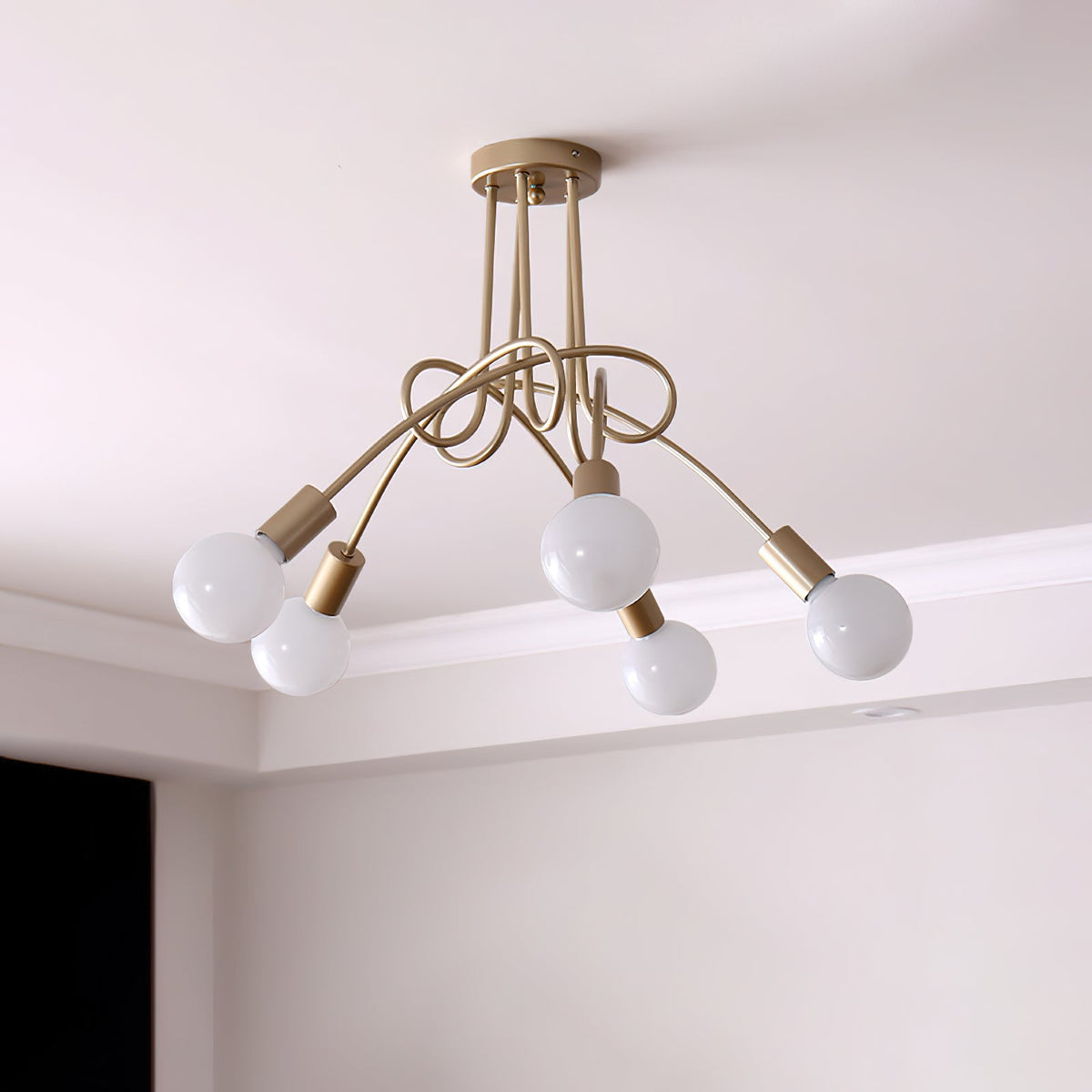 Colonial Sputnik Ceiling Lamp – Low-Profile Brass & Glass Starburst Semi-Flush Mount