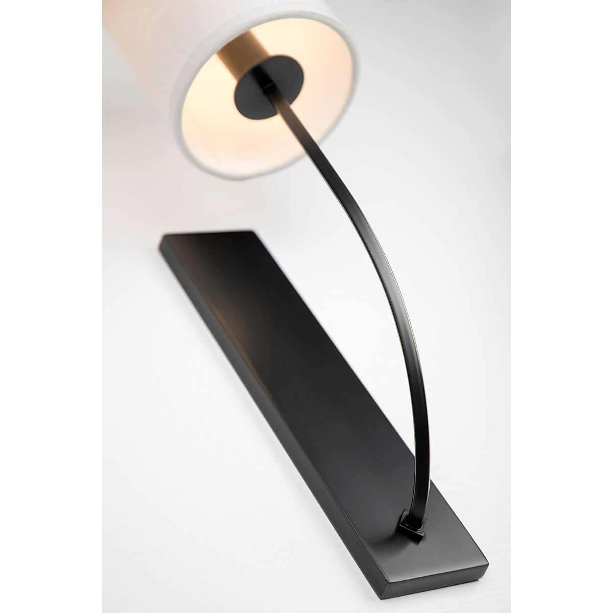 Colton Wall Lamp – Eastern Minimalist Curved Brass & Fabric Sconce