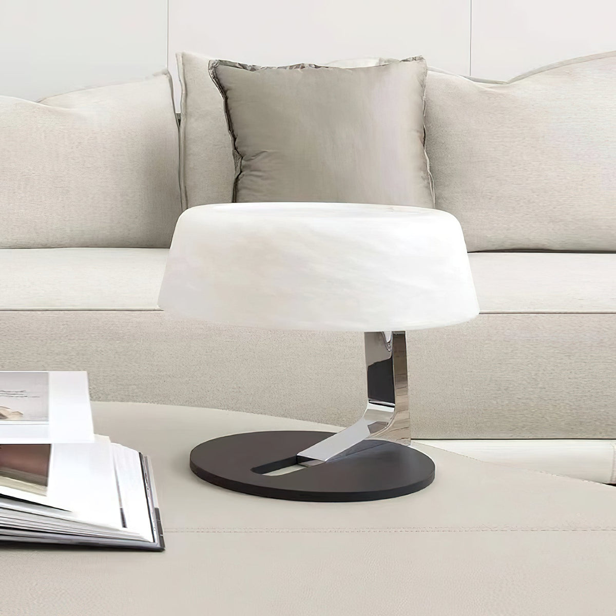Comete Alabaster Table Lamp – Modern Sculptural Alabaster & Metal Accent Light