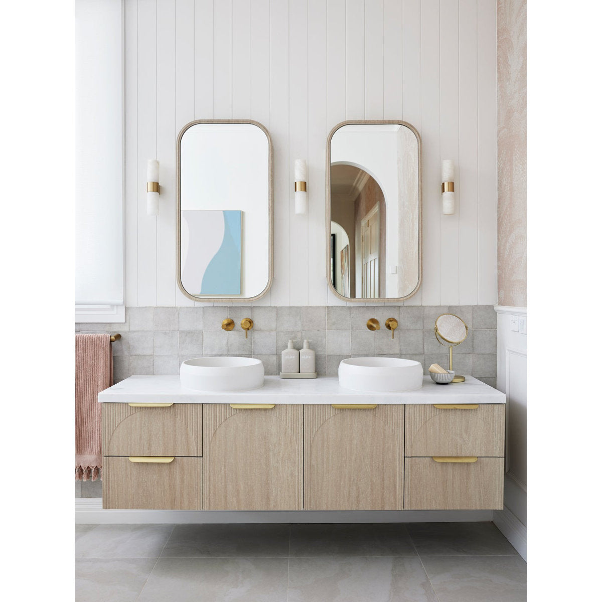 Conners Alabaster Wall Lamp – Authentic Spanish Alabaster & Brass Sconce
