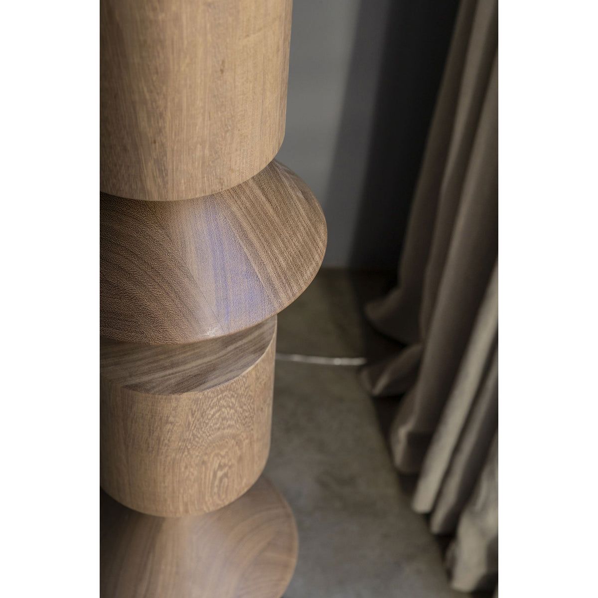 Costantina Floor Lamp – Modern Sculptural Iron Indirect Standing Light