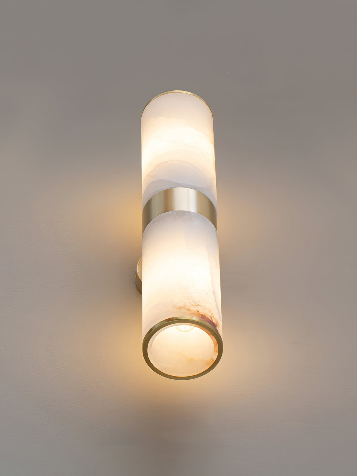 Crestmoor Vanity Alabaster Sconce – Modern Brass & Natural Alabaster Dual Cylinder Sconce