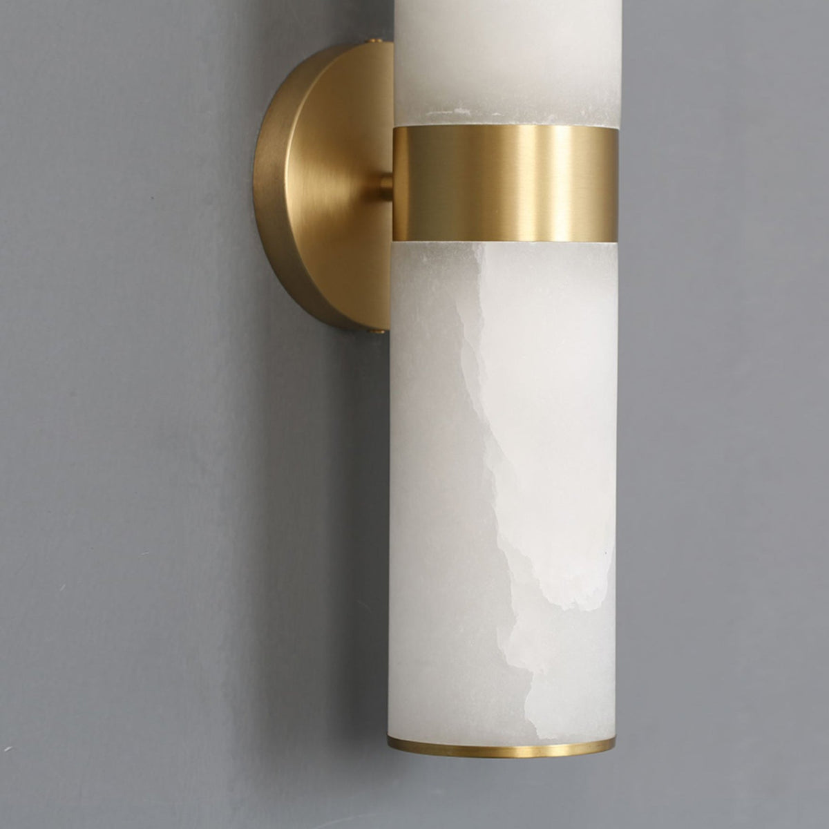 Crestmoor Vanity Alabaster Sconce – Modern Brass & Natural Alabaster Dual Cylinder Sconce