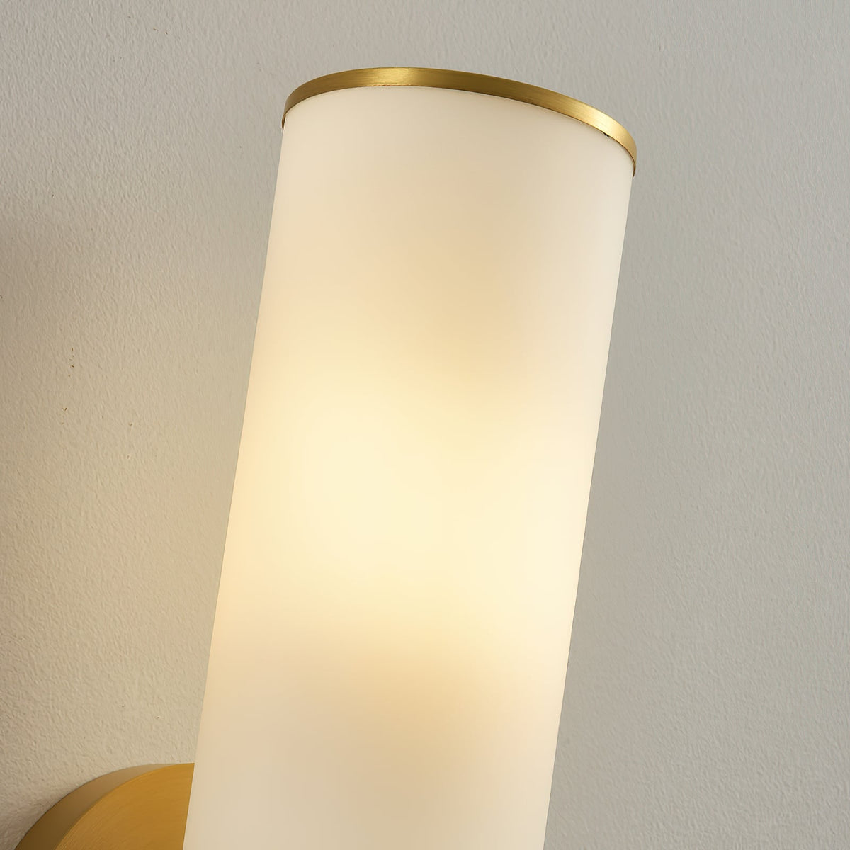 Crestmoor Vanity Alabaster Sconce – Modern Brass & Natural Alabaster Dual Cylinder Sconce