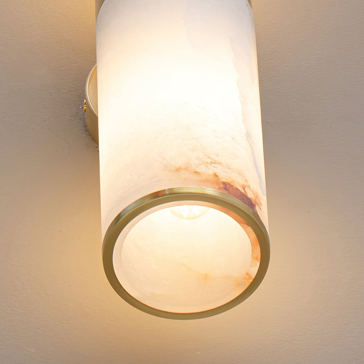 Crestmoor Vanity Alabaster Sconce – Modern Brass & Natural Alabaster Dual Cylinder Sconce