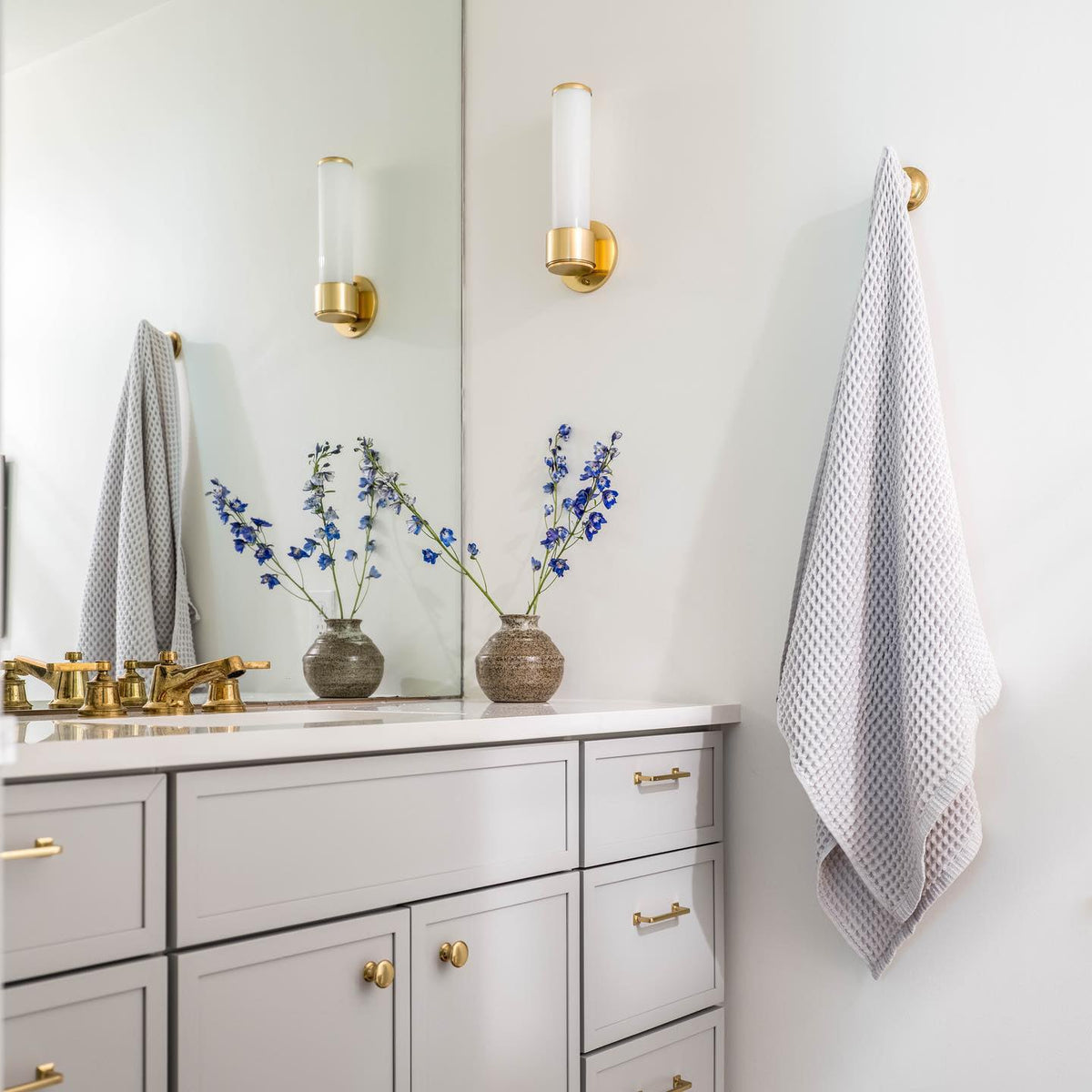 Cromwell Glass Wall Lamp – Architectural Brass & Opal Glossy Glass Sconce