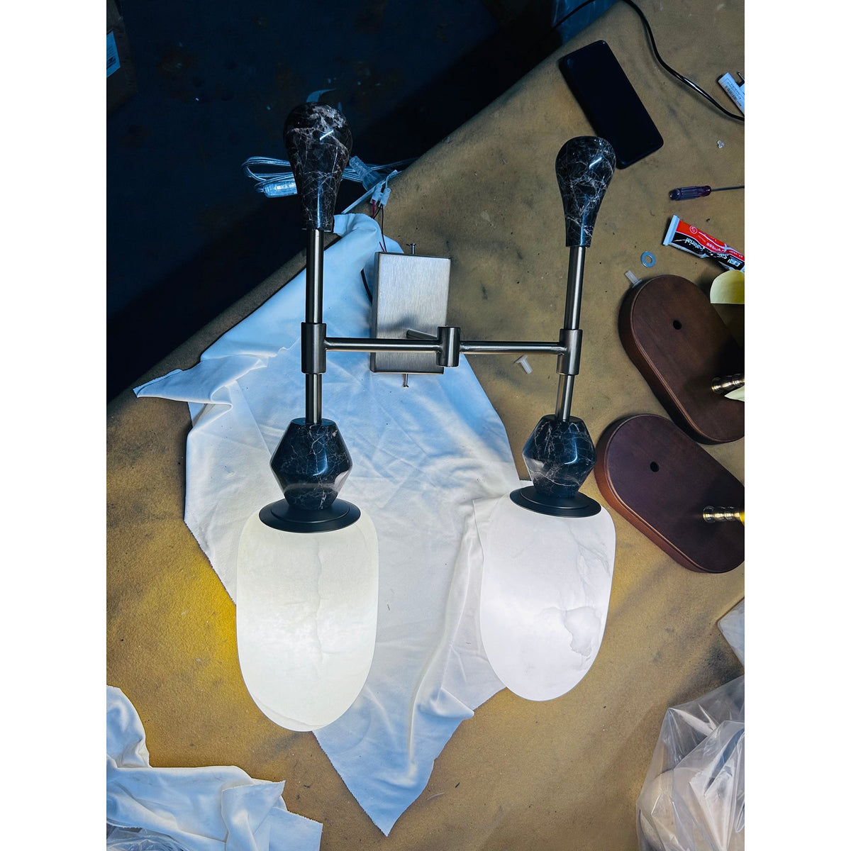 Dakota Alabaster Wall Lamp – Architectural Marble, Metal & Natural Alabaster Sconce