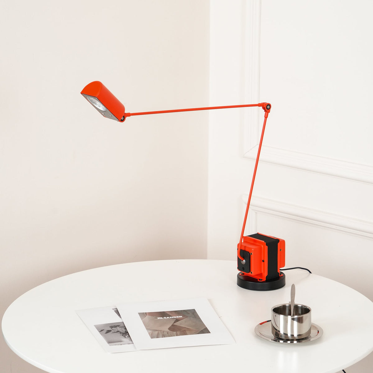 Daphine Table Lamp – Minimalist Adjustable LED Desk Light with Stepless Dimming