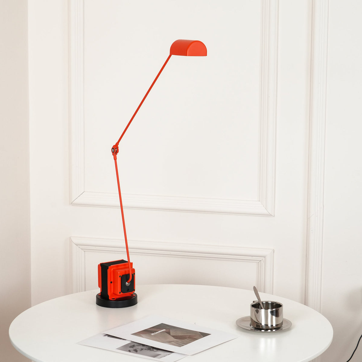 Daphine Table Lamp – Minimalist Adjustable LED Desk Light with Stepless Dimming