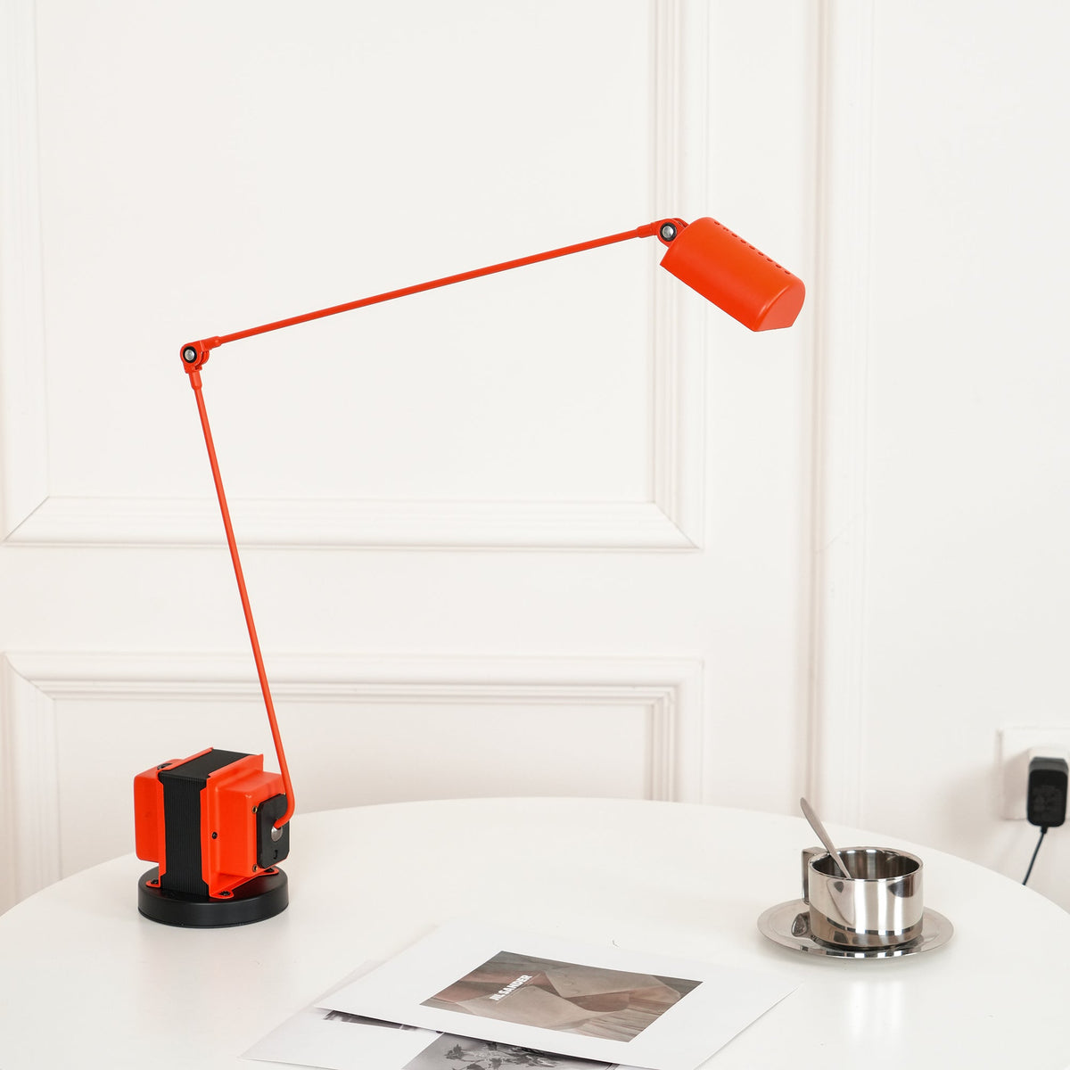 Daphine Table Lamp – Minimalist Adjustable LED Desk Light with Stepless Dimming