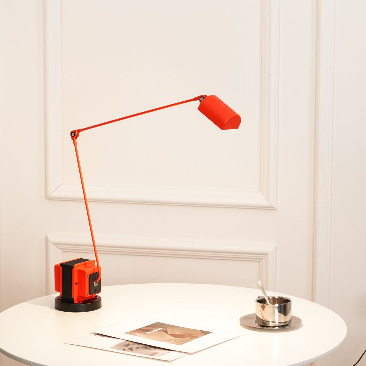 Daphine Table Lamp – Minimalist Adjustable LED Desk Light with Stepless Dimming