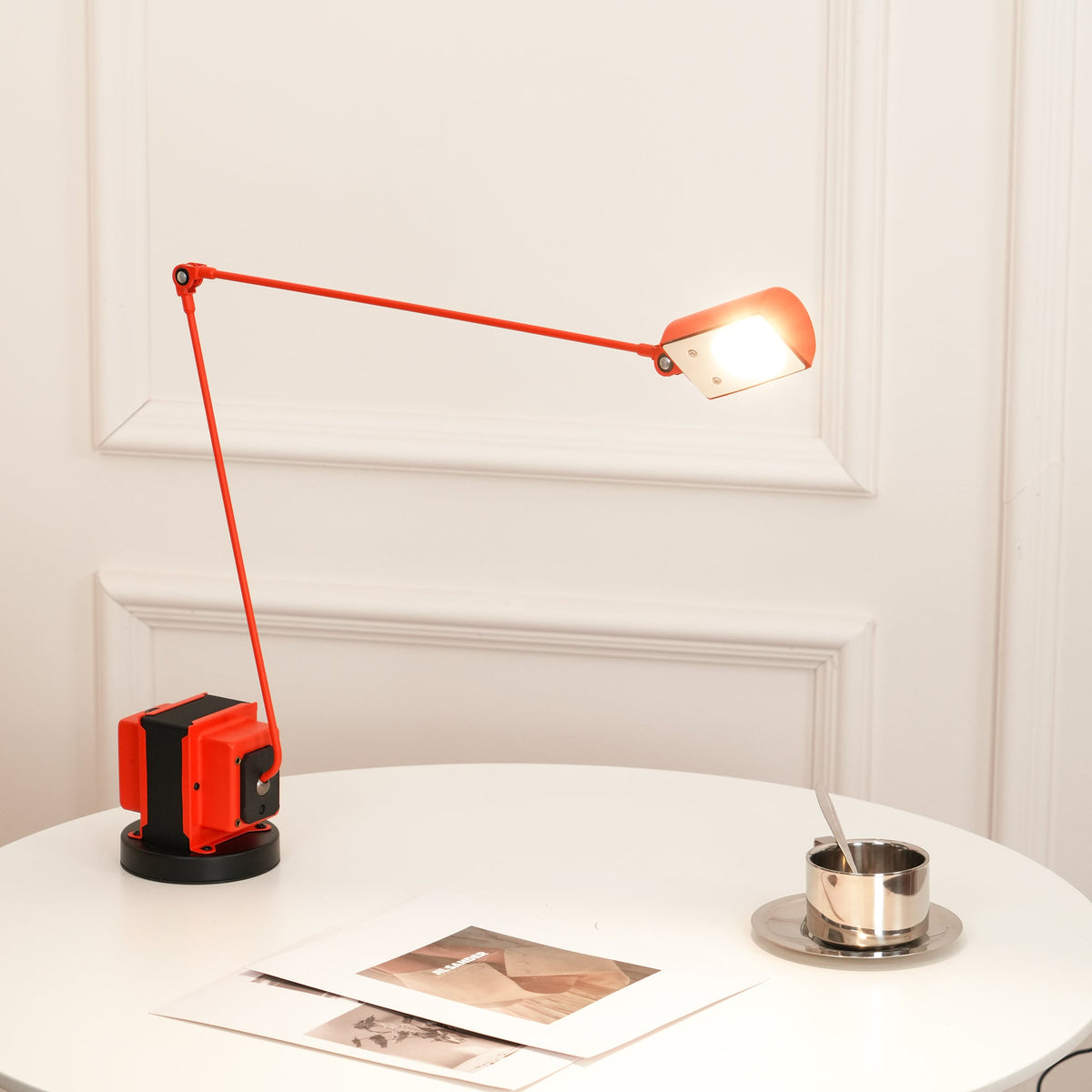 Daphine Table Lamp – Minimalist Adjustable LED Desk Light with Stepless Dimming