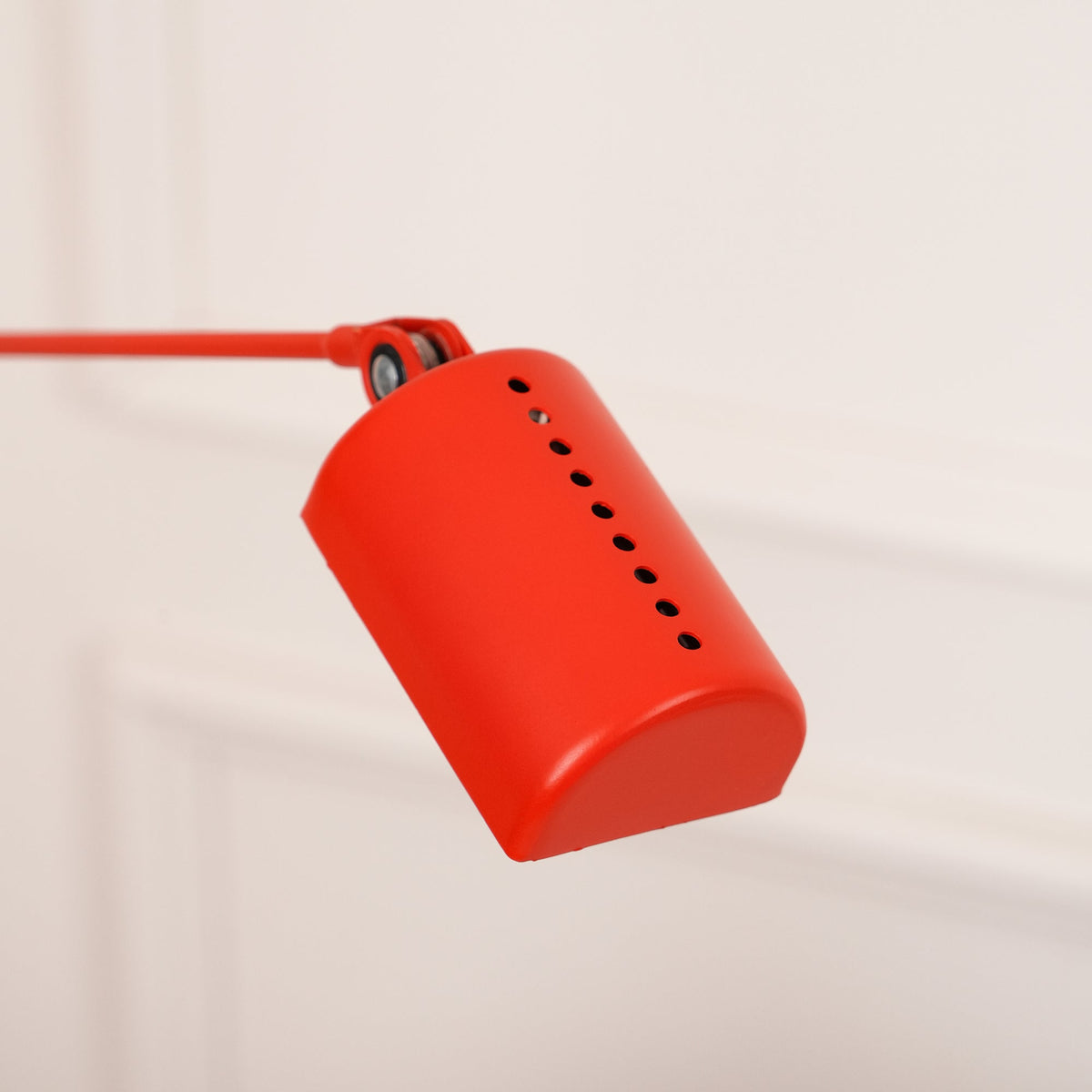 Daphine Table Lamp – Minimalist Adjustable LED Desk Light with Stepless Dimming