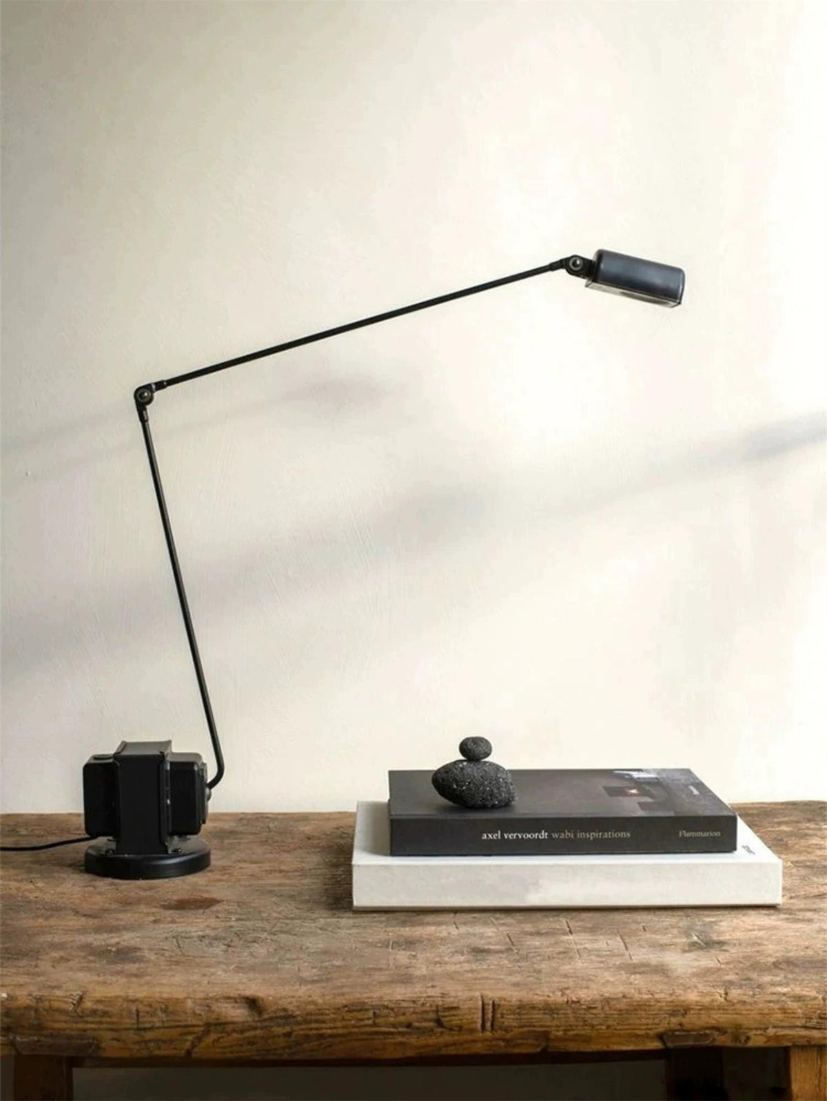 Daphine Table Lamp – Minimalist Adjustable LED Desk Light with Stepless Dimming