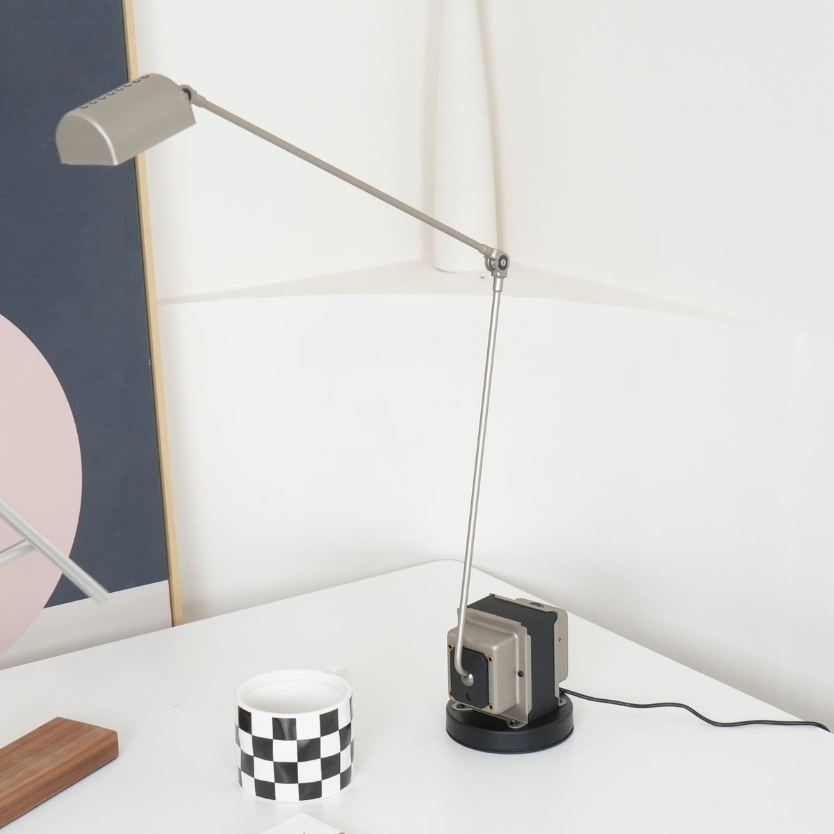 Daphine Table Lamp – Minimalist Adjustable LED Desk Light with Stepless Dimming