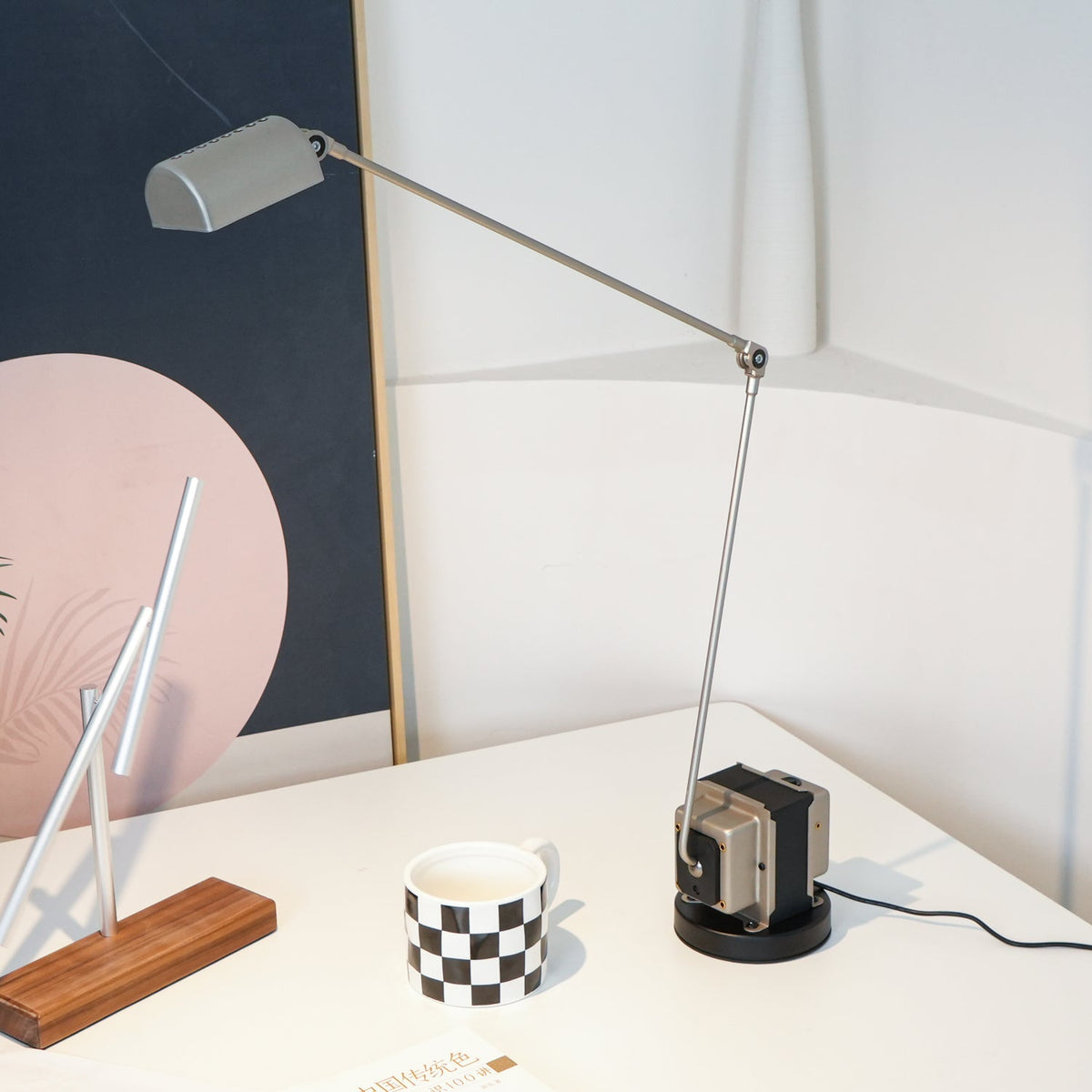 Daphine Table Lamp – Minimalist Adjustable LED Desk Light with Stepless Dimming