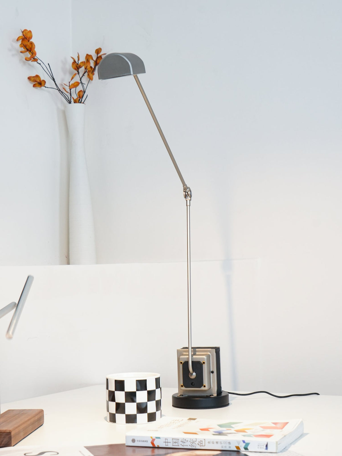 Daphine Table Lamp – Minimalist Adjustable LED Desk Light with Stepless Dimming