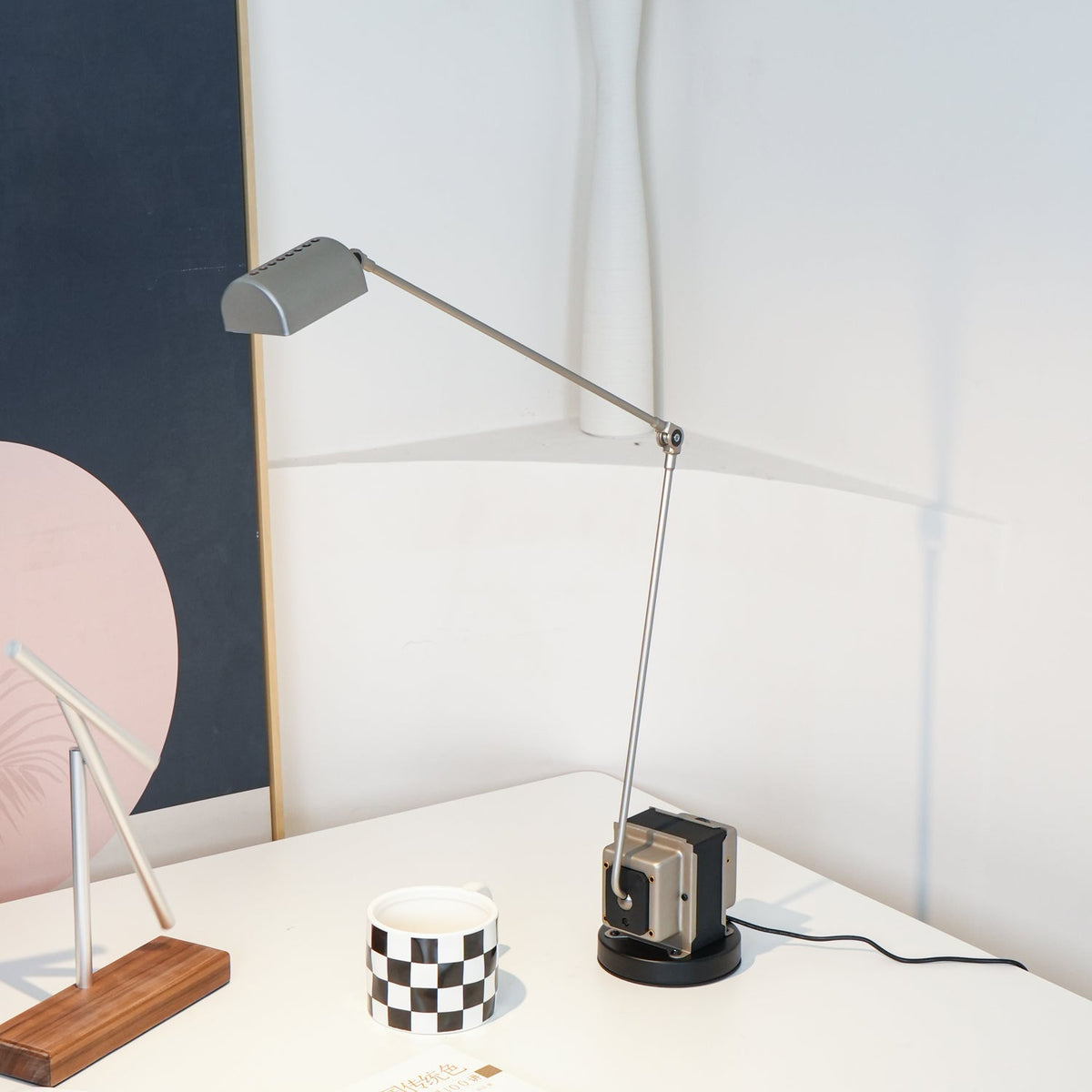 Daphine Table Lamp – Minimalist Adjustable LED Desk Light with Stepless Dimming