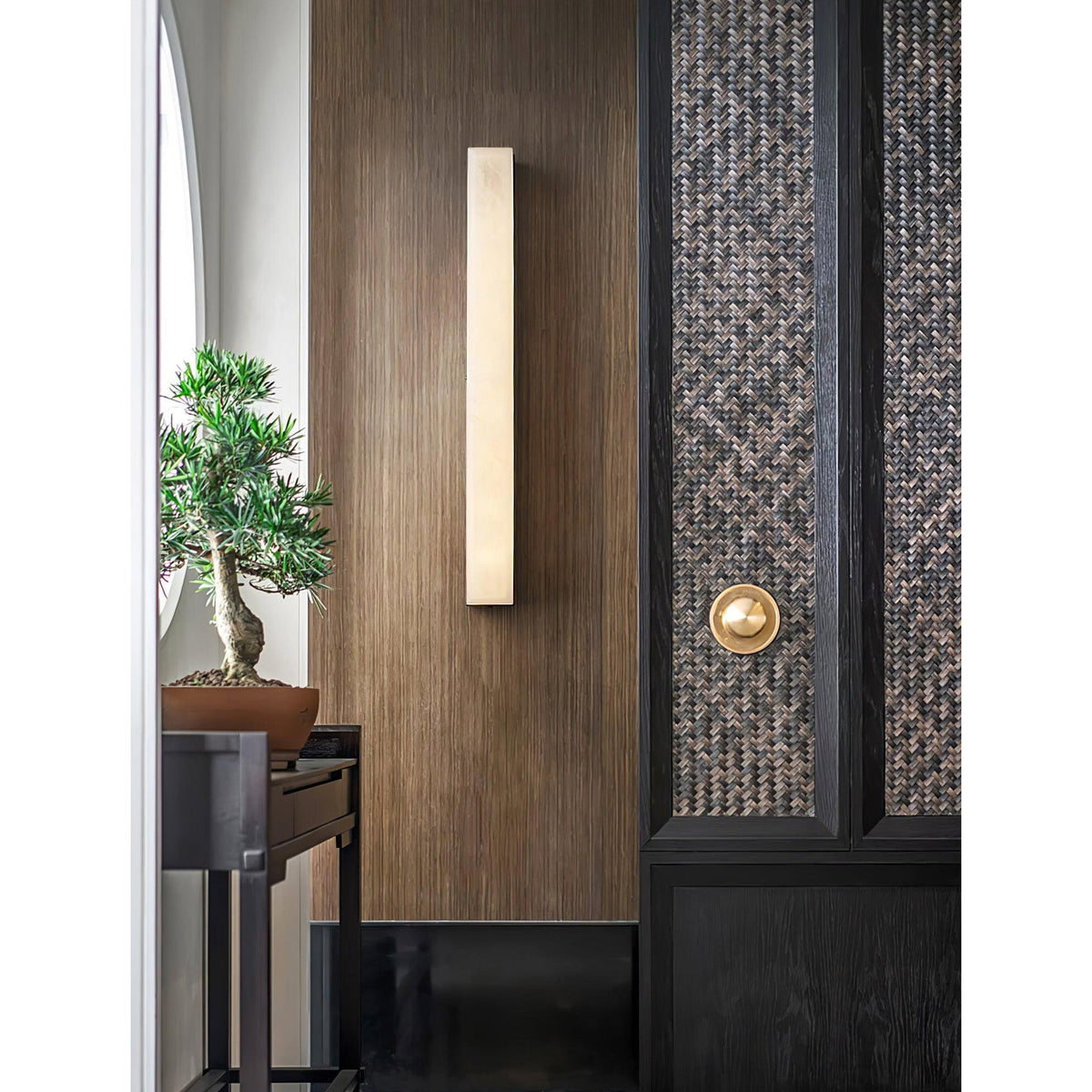 Emerson Alabaster Wall Lamp – Modern Brass & Natural Stone Linear Sconce