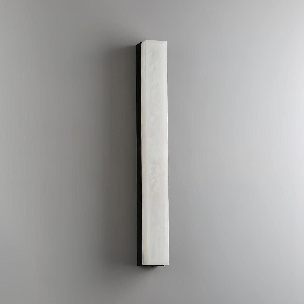 Emerson Alabaster Wall Lamp – Modern Brass & Natural Stone Linear Sconce