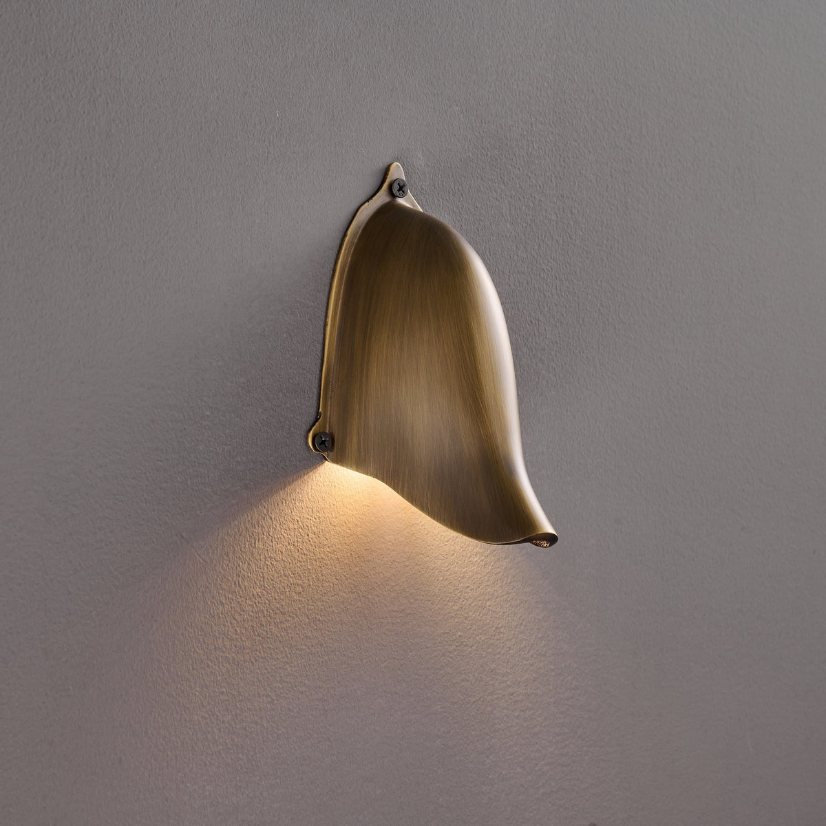 Enoki Wall Lamp – Art Deco Brass Half-Dome Architectural Wall Sconce