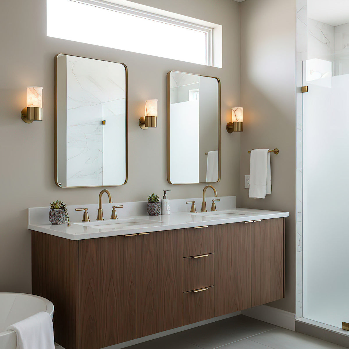 Erato Alabaster Wall Lamp – Modern Brass & Natural Stone Sconce